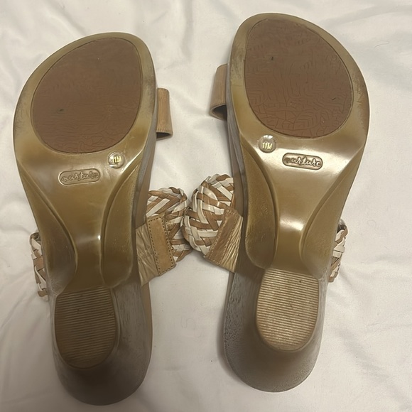 Tan leather Nurture heeled sandals Size 11. - Picture 5 of 6